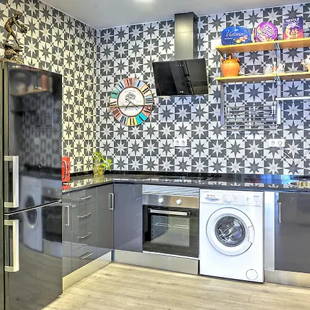 Piso Trianero Con Piscina Privada *