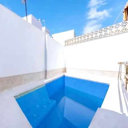 Piso Trianero Con Piscina Privada