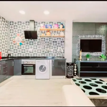 Piso Trianero Con Piscina Privada Apartment *
