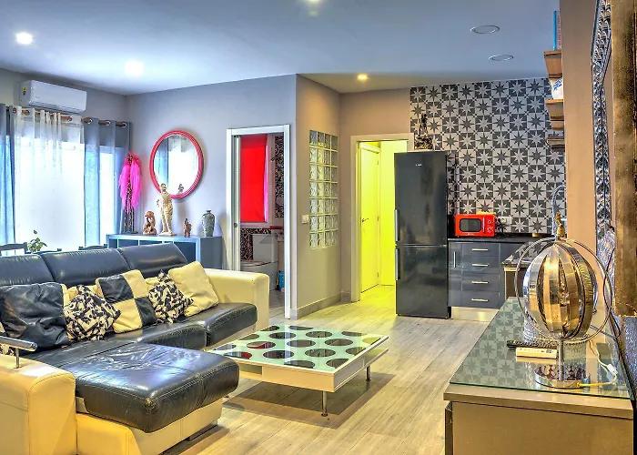 Piso Trianero Con Piscina Privada