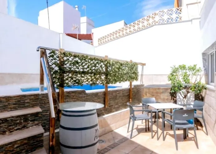 Piso Trianero Con Piscina Privada *