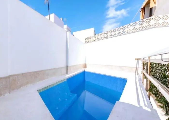Piso Trianero Con Piscina Privada